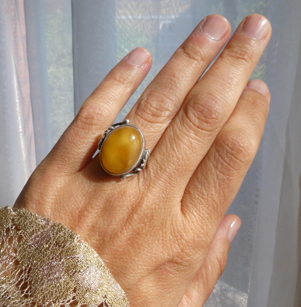 Large 6.6g Baltic Butterscotch Amber Silver Ring, 1990s Artisan Handcrafted Egg Yolk Beeswax Amber