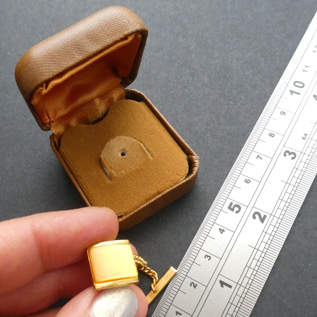 Vintage 1960s Tie Pin Tack Stud in the Original Meakers of Picadilly Box - English Midcentury Thermoset Moonglow Lucite Mod Gentleman's Accessory