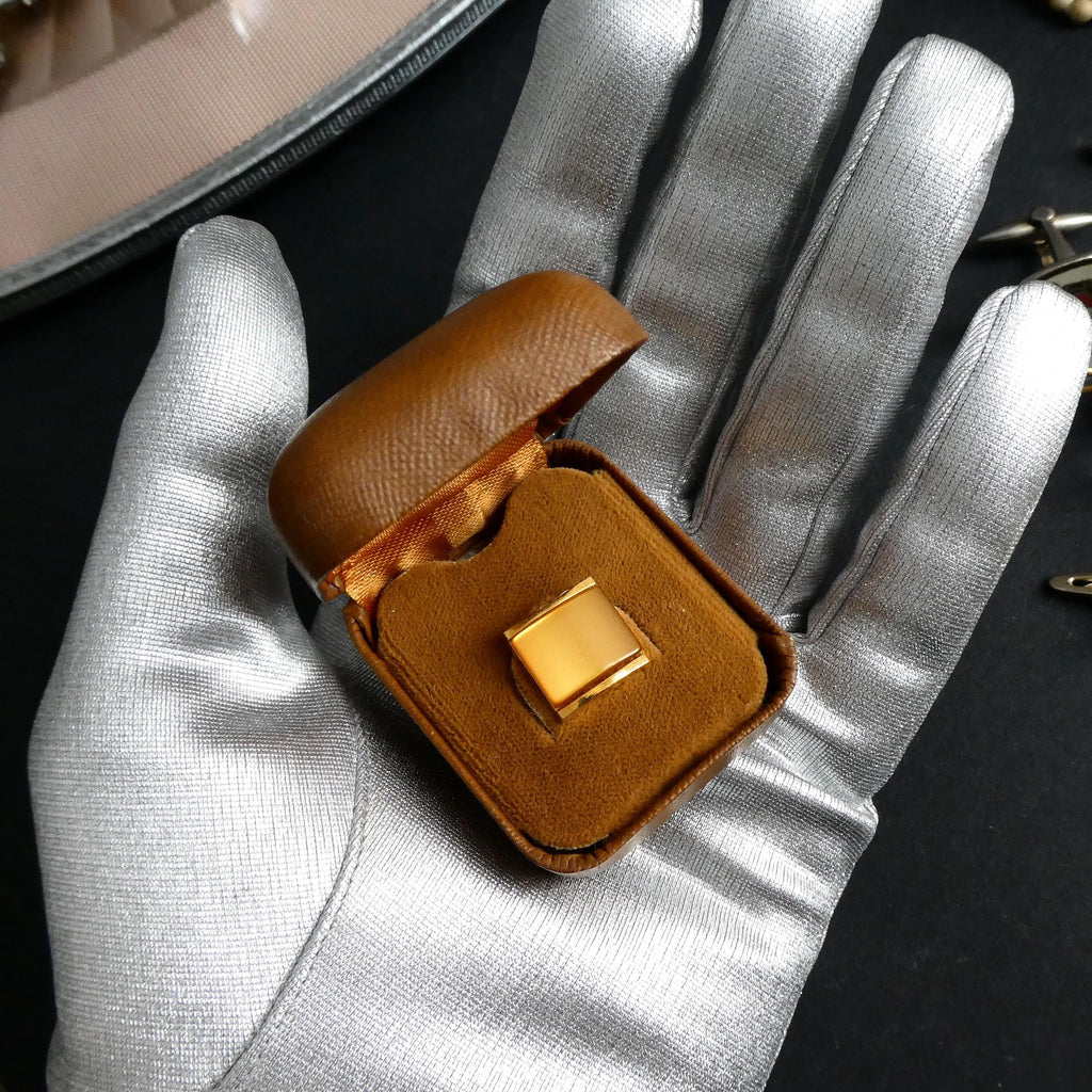 Vintage 1960s Tie Pin Tack Stud in the Original Meakers of Picadilly Box - English Midcentury Thermoset Moonglow Lucite Mod Gentleman's Accessory