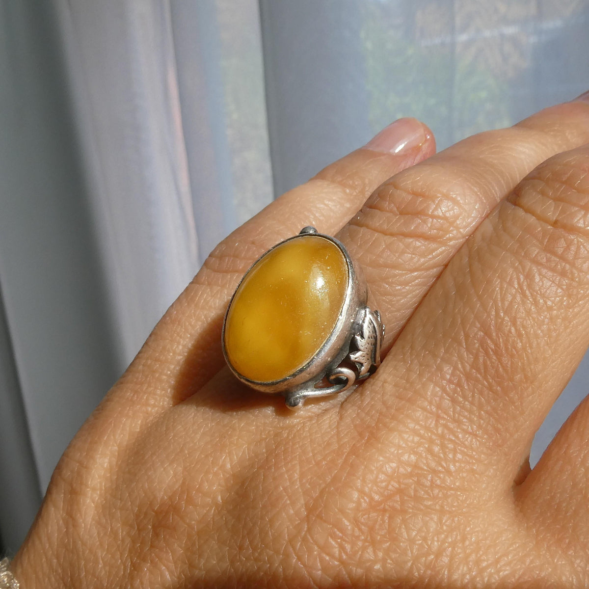 Large 6.6g Baltic Butterscotch Amber Silver Ring, 1990s Artisan Handcrafted Egg Yolk Beeswax Amber