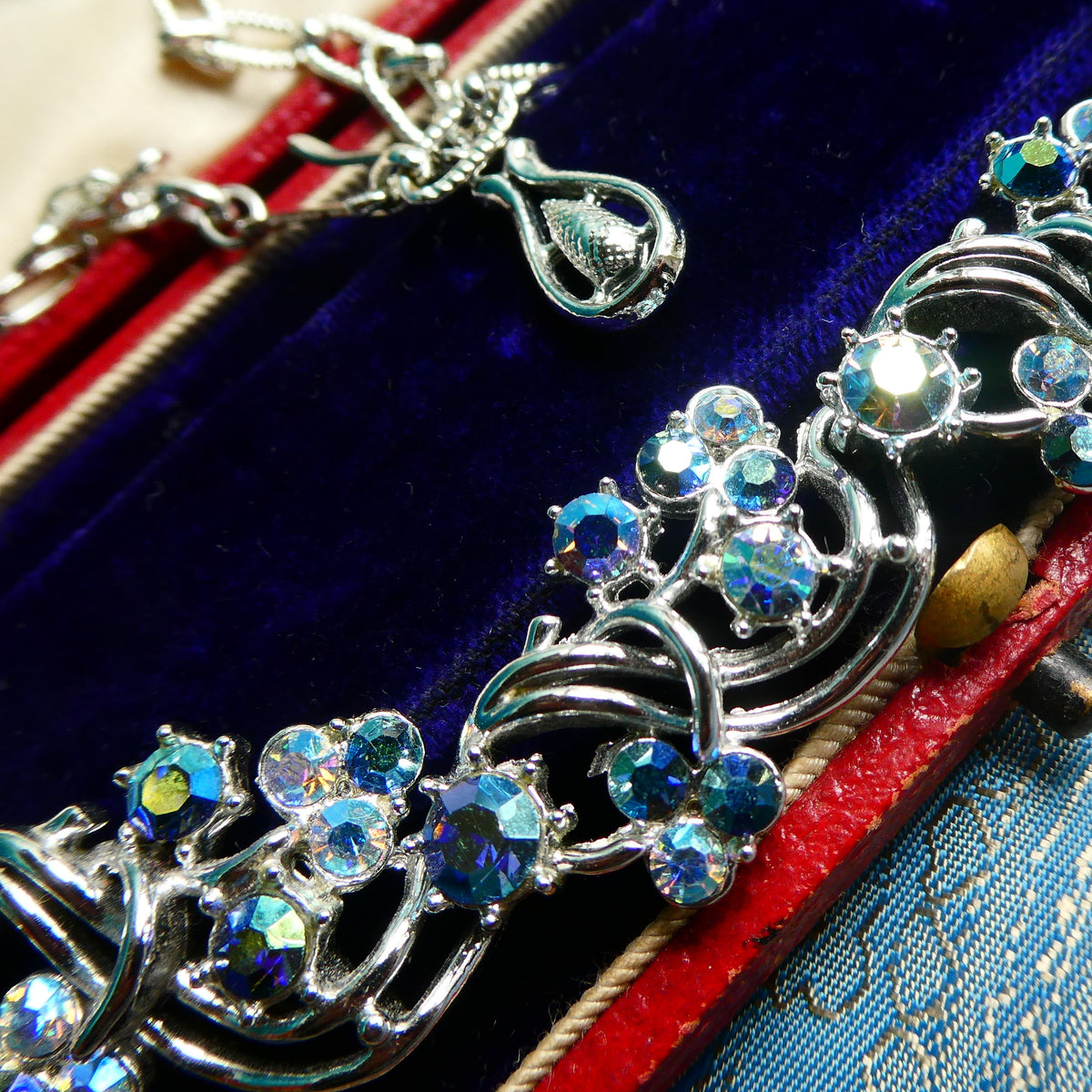 Vintage 1950s Costume Necklace Midcentury Aurora Borealis Crystal Collar, Likely Jewelcraft