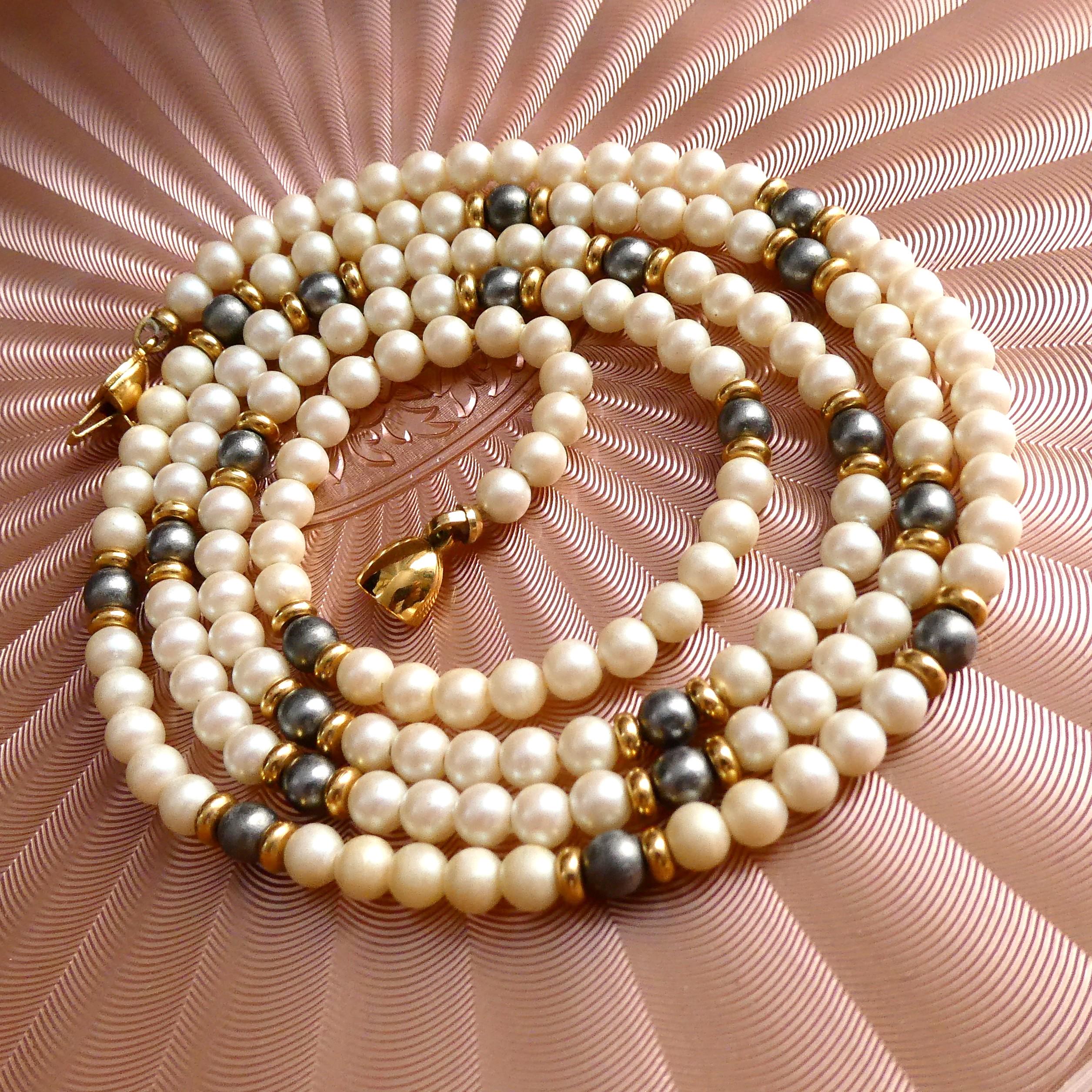 Vintage Monet Glass Pearl Necklace 1980s Dainty Black & White Pearl Matinee Rope